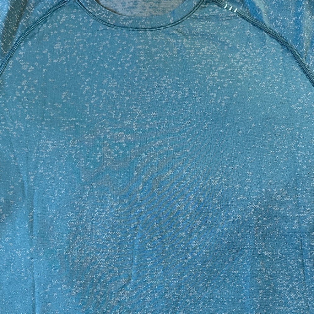 Men's Blue Lululemon t shirt - Picture 2 of 5